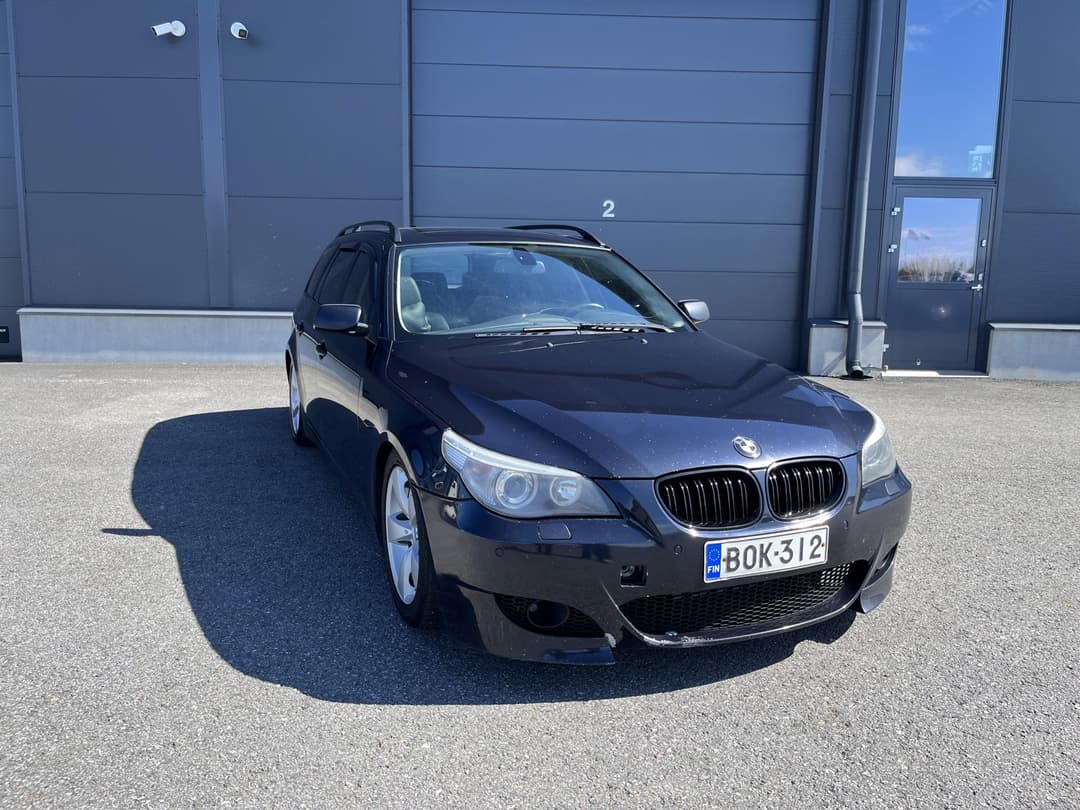 BMW 525