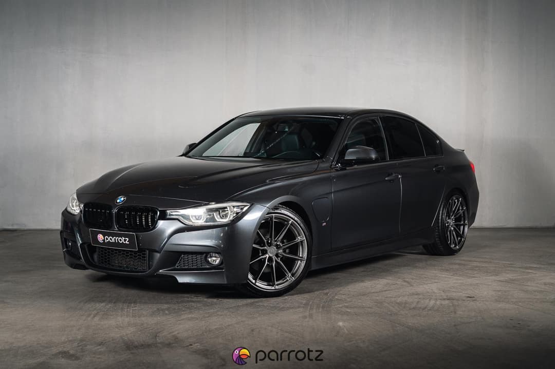 BMW 330